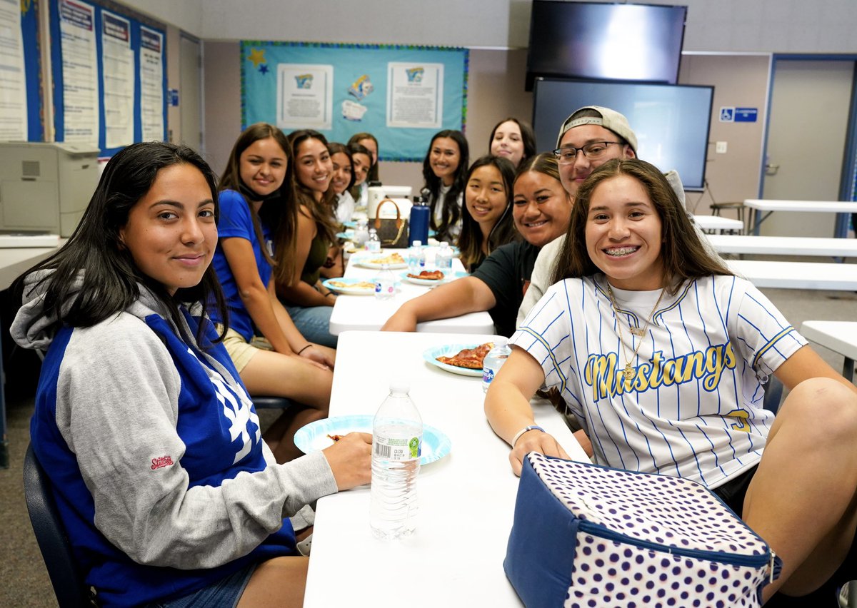 🥎 This week I was challenged by <a href="/walnuthssftbl/">Walnut High School Softball</a> to face pitcher &amp; <a href="/SGVNSports/">Fred J. Robledo 👨🏻‍💻</a> athlete of the week, Daniela Leon. 

🍕 If I get on base the team buys me lunch. If she gets me out, I buy the team pizza before their game today. 

🤦‍♂️ I didn’t have a chance. Good luck today girls!!