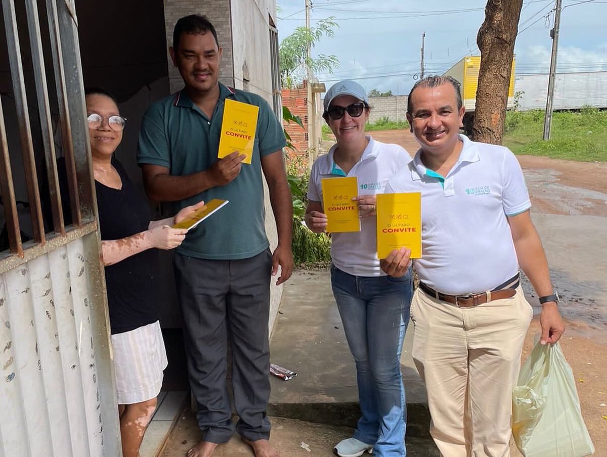 pastorotimar's tweet photo. Hoje nós os servidores da @AdventistasMN fizemos o IMPACTO ESPERANÇA no bairro sonho verde, em Parnamirim-RN.

Lançamos também ali a pedra fundamental da futura IASD no local. A mesma foi #ADOTADA pelos servidores da MNe, para a sua construção. 

Juntos Fizemos #PROEZAS🛐 https://t.co/WR7dpWCmV9