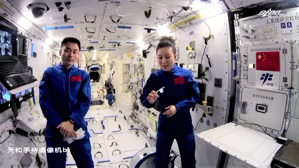 cgtnamerica's tweet photo. The livestream drew over 3 million views in #China, attracting both children, adults, and some students outside China. On April 9th, the #Taikonauts are planning to answers some interesting questions from #American students as well.
#teachingfromspace #spaceChildreN #spacechina https://t.co/pJNr97lSEs