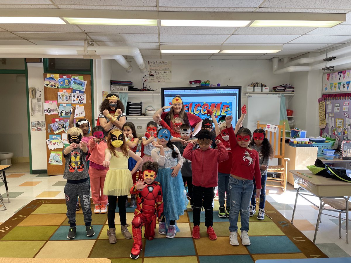 KellyBozza6's tweet photo. On the Friday before our #SpringBreak we all dressed up as Super Hero’s to celebrate one of our favorite superhero’s birthday!!! 🦸🏾🦹🏼♀️🕸🌊 @steelergoldeng #firstgradesuperheros ❤️🧡💛💚💙💜💖 https://t.co/UqwbLGbjMr