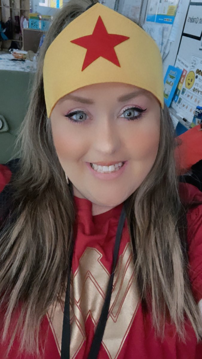 KellyBozza6's tweet photo. On the Friday before our #SpringBreak we all dressed up as Super Hero’s to celebrate one of our favorite superhero’s birthday!!! 🦸🏾🦹🏼♀️🕸🌊 @steelergoldeng #firstgradesuperheros ❤️🧡💛💚💙💜💖 https://t.co/UqwbLGbjMr