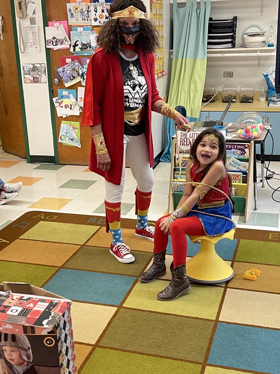 KellyBozza6's tweet photo. On the Friday before our #SpringBreak we all dressed up as Super Hero’s to celebrate one of our favorite superhero’s birthday!!! 🦸🏾🦹🏼♀️🕸🌊 @steelergoldeng #firstgradesuperheros ❤️🧡💛💚💙💜💖 https://t.co/UqwbLGbjMr