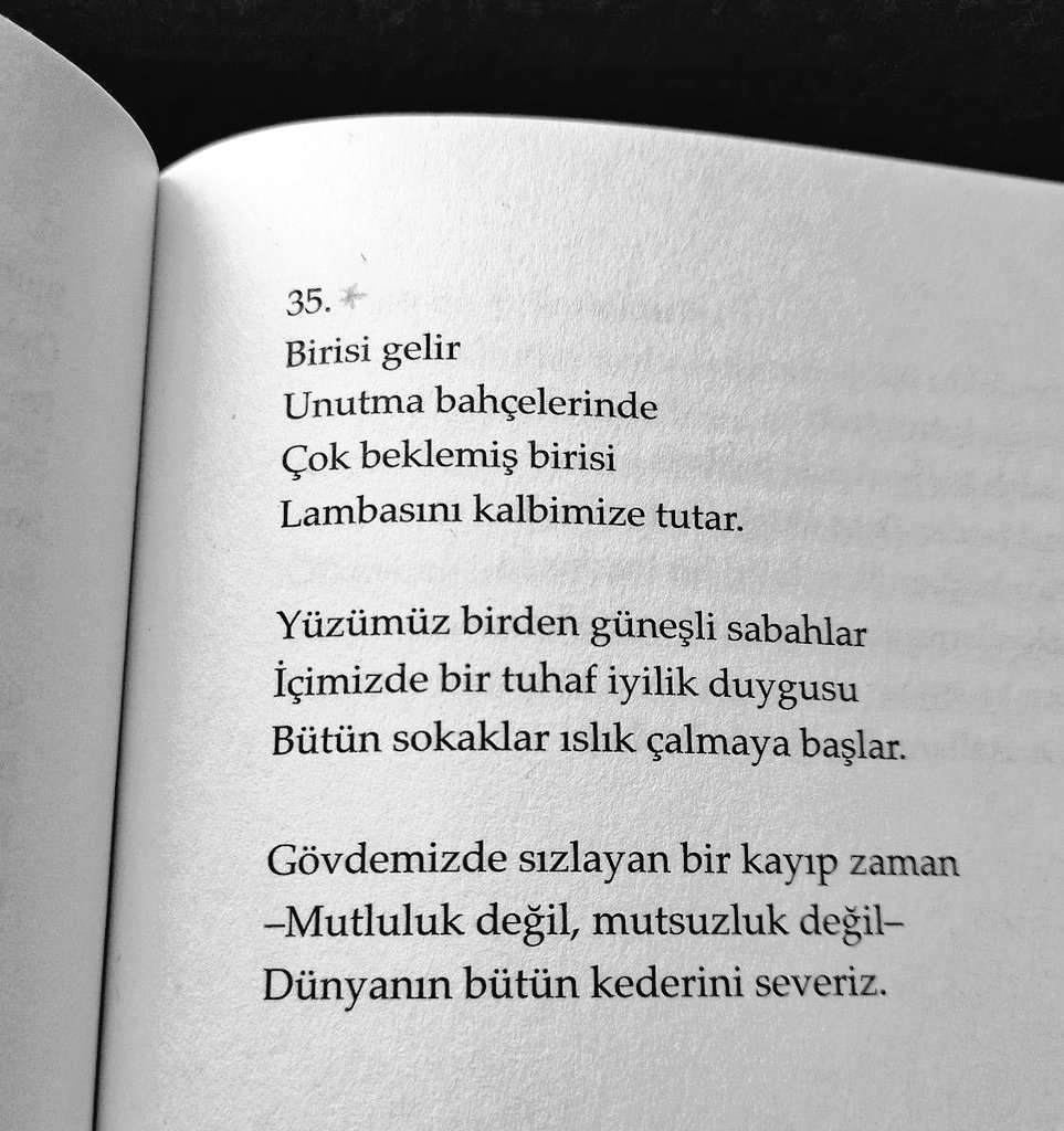nelergorecegiz's tweet photo. "Gövdemizde sızlayan kayıp bir zaman" https://t.co/yX3EmCDw3C