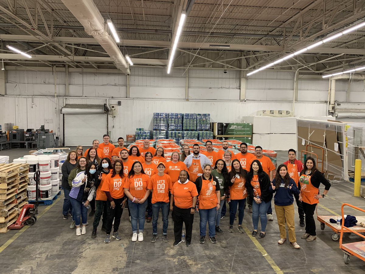 Jimi_Y's tweet photo. Thank you to all the volunteers from D137&amp;D90!! Had a blast creating 792 relief buckets!! @operationbless @HomeDepotFound @SMaurice2 @Oscar86604735 @RaganSteve @shouseadrienne @DaveRebtoy https://t.co/JWfn2d2VHi