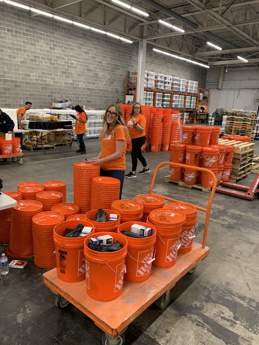 Jimi_Y's tweet photo. Thank you to all the volunteers from D137&amp;D90!! Had a blast creating 792 relief buckets!! @operationbless @HomeDepotFound @SMaurice2 @Oscar86604735 @RaganSteve @shouseadrienne @DaveRebtoy https://t.co/JWfn2d2VHi