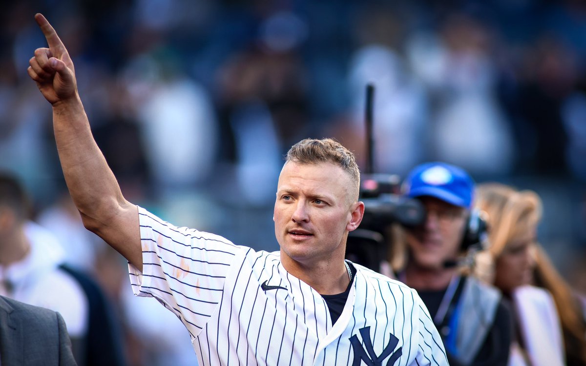 Yankees's tweet photo. Welcome to Pinstripes, JD 👏

@BringerOfRain20 https://t.co/AzI7KZKp1y