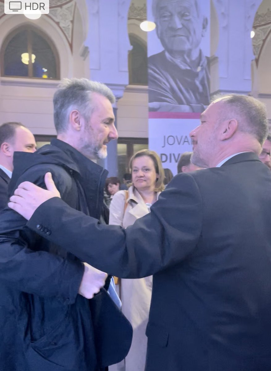 EricHauck's tweet photo. Encara avui Jovo #Divjak és l’únic capaç de reunir en una mateixa sala polítics de tots els colors, procedències i administracions, ex-combatents, joves becats per la seva estimada associació @OGBiH artistes i pensionistes … https://t.co/cjcQtt3IRO