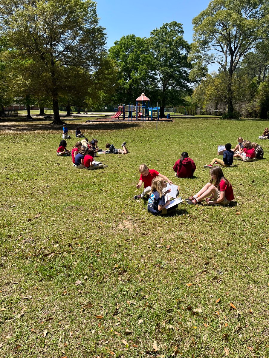 FMcBride_3rd's tweet photo. 3rd grade went on a nature hunt to identify living and non-living things outside.🌳🪨🌸 #outdoorlearning @SemmesElem @jenniferfetner https://t.co/sDtyP58iwO