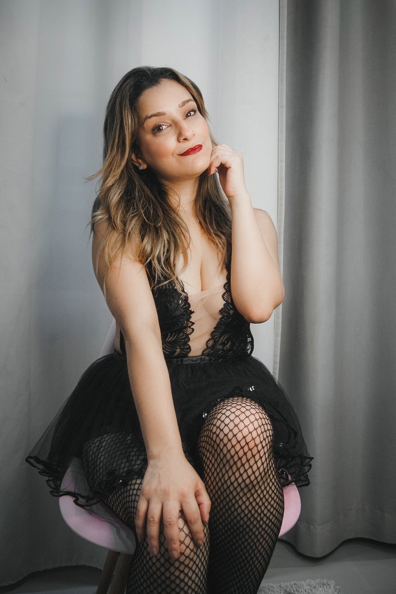 Alefe_ph's tweet photo. Ensaio interno
Modelo: Adelani 

#ensaiointerno #ensaiofotografico #fotografia #sjc #portrait #photography #model https://t.co/2ApYe4WDhp https://t.co/AaafRK3oGD