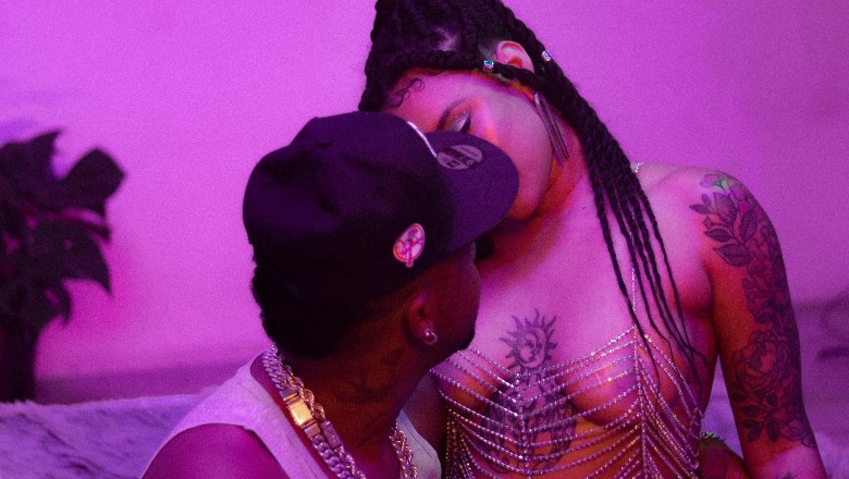 ZonaSuburbana's tweet photo. MC Taya e Chris MC se unem no lovesong “Amor Bandido”

#Funk #Rap #HipHop #AmorBandido #ChrisMC #MCTaya #Mu540

🔽🔽🔽

https://t.co/mnIa6Dg8mM https://t.co/t3XdLBp48K