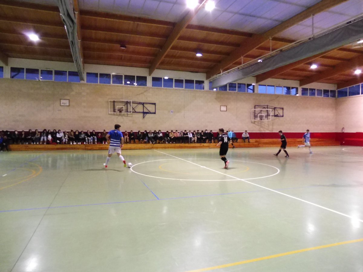 izal_areto's tweet photo. Idiazabal BaiReformas senior mutilak gaur ligako 24ºjardunaldia jokatu dute Izalen.
IDIAZABAL BaiReformas: 5
MADAMAR ZARAUTZ: 3
⚽️⚽️ Markos Retamosa
⚽️⚽️⚽️ Imanol Irazustabarrena https://t.co/E3Tsj64ONO