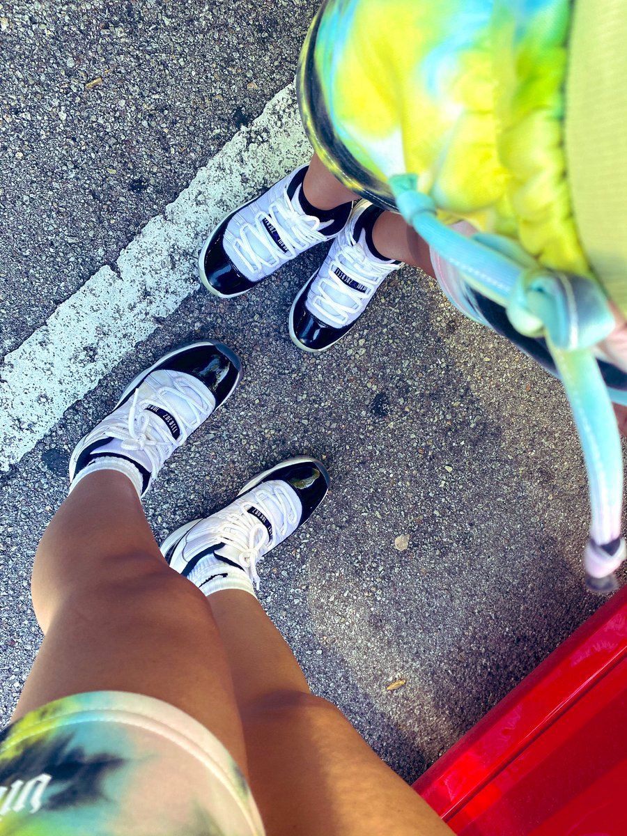 Stephanie_azuu's tweet photo. @snkr_twitr what I wear my mini has to as well 🥰 👟 @Jumpman23 #whatyourocking https://t.co/3i01nYoNmG