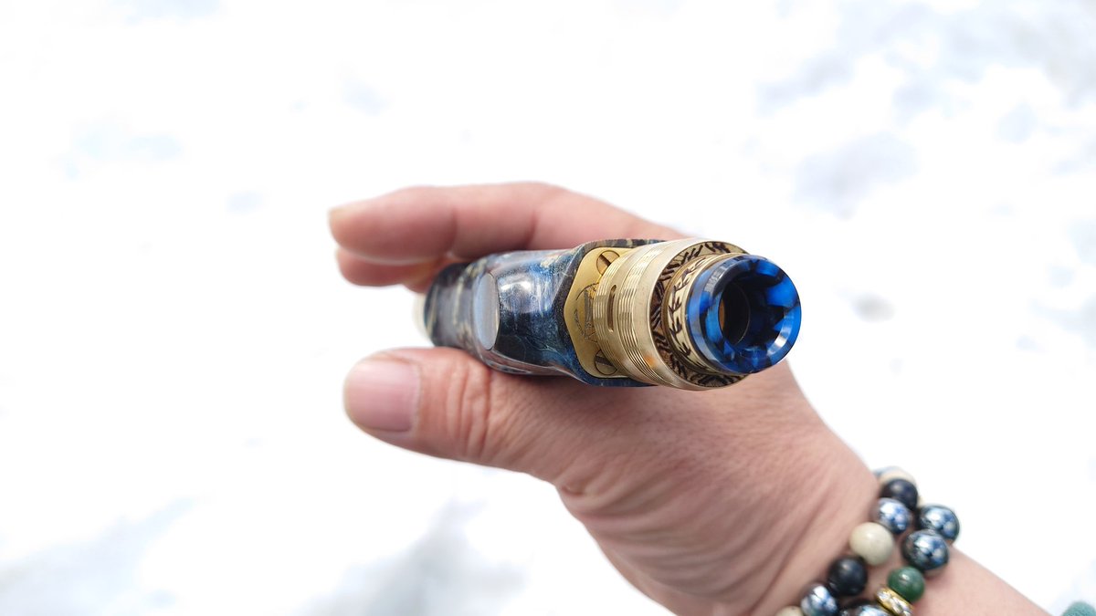 CebrjowHwScHCkj's tweet photo. 皆さん、おはよっチェ😆👍今日も宜しくご安全に🙇💦#LKC Aether Stab Custom + Anya RDA 25mm LE + halfmoonドリチ 😋💦 #VAPE #vape好きな人と繋がりたい #VAPE好きと繋がりたい #VAPE初心者 #LowkeyCustoms #iamlowkeycustoms #LovePinoyVapingGears #stabwood #GatubCrafts #Gatub #halfmoonmods https://t.co/yGI19W3wDL