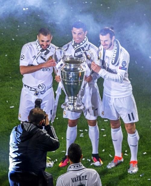 GreatWhiteNueve's tweet photo. MSN                        BBC       
3 years                    5 years
1 UCL trophy          4 UCL trophies https://t.co/YXMlR6skds
