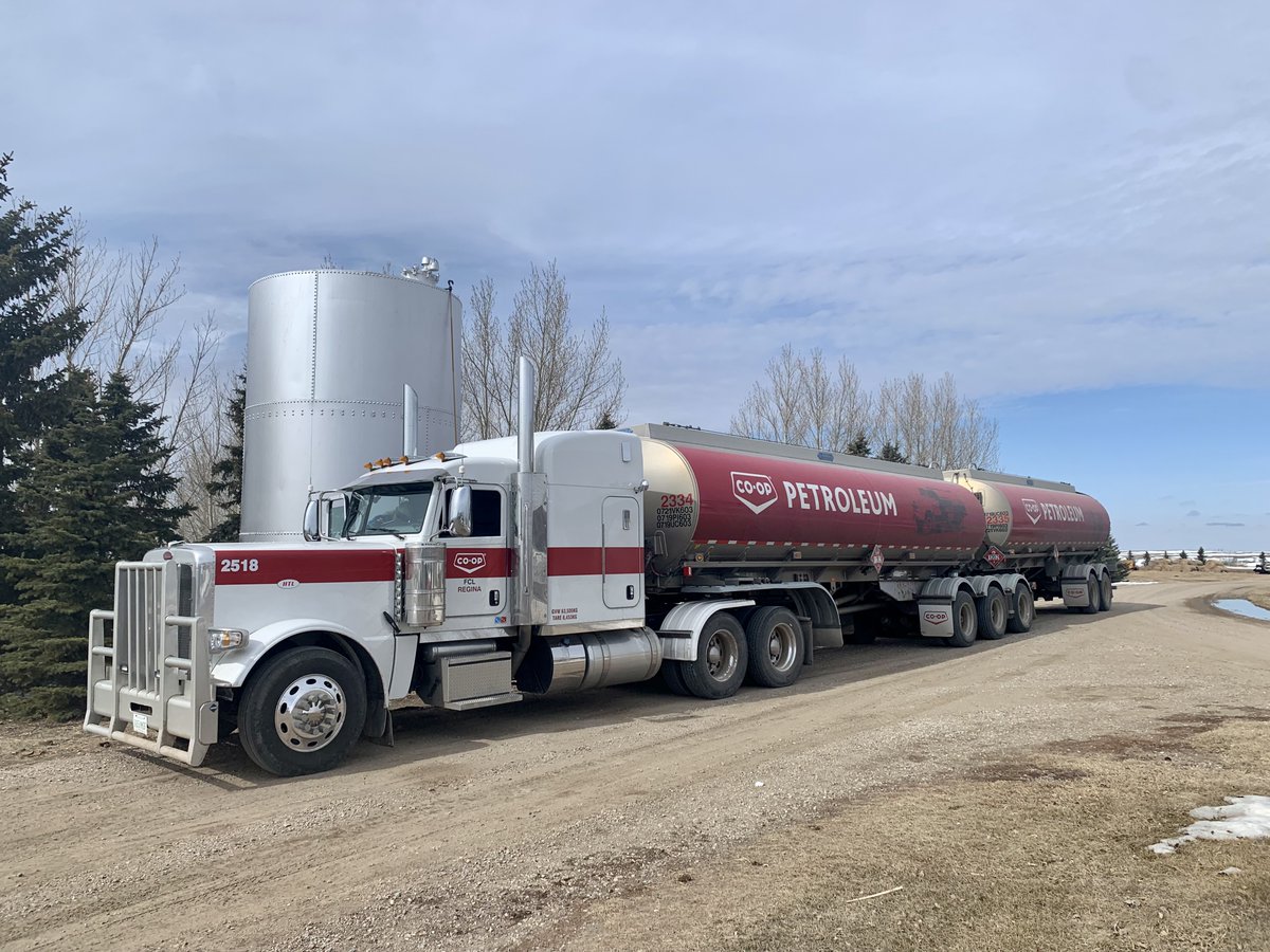 DeltaCoopLTD's tweet image. Direct drops are a great way to alleviate pressure on our Delta Petro drivers and to save our customers approximately up to $0.12/L on their fuel! We've had a busy couple weeks with direct drops, and we thank you, our great customers, for helping us make that happen! #directdrop