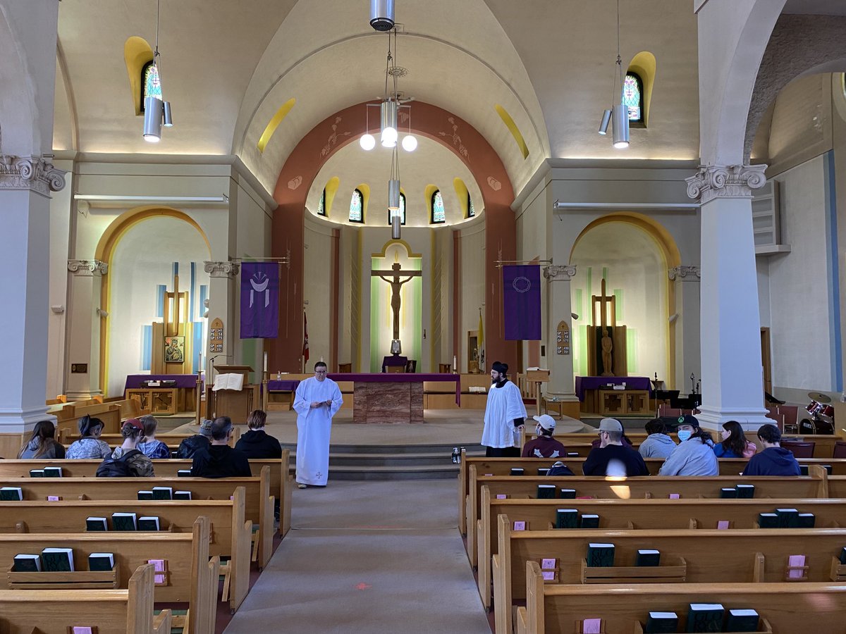 Phoenix_HTCSD's tweet photo. Deacon Lamont and Seminarian Daniel have truly impacted our lives. We reflected on seeking what God wants in our lives - true joy through Christ! Our time with both of you is always joyful. ⁦@HolyTrinitySD⁩ ⁦@LynnesJeff⁩ ⁦@Catholicmashup⁩ https://t.co/C6UYGvSinW