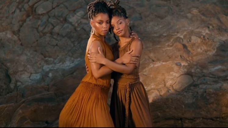 Hourly Chloe x Halle ˣ (@hourlysiren) on Twitter photo 