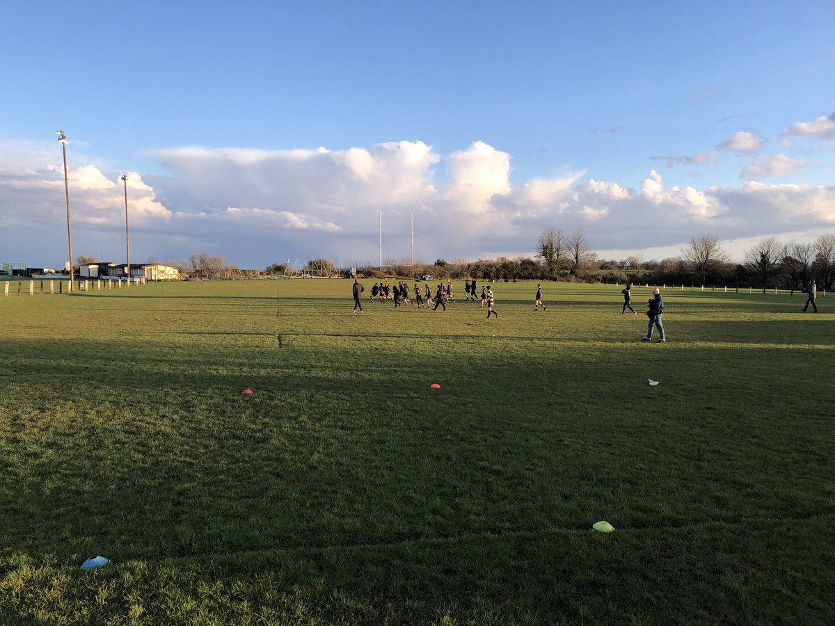 A very special evening for our U13s as @WelshRugbyUnion stars @acuthbert11 and @rhys_patch drop in to take a surprise training session, following our success in the #KeepWelshRugbySafe competition. Diolch yn fawr bois #Pentyrch 🏴󠁧󠁢󠁷󠁬󠁳󠁿🏉⚫️⚪️