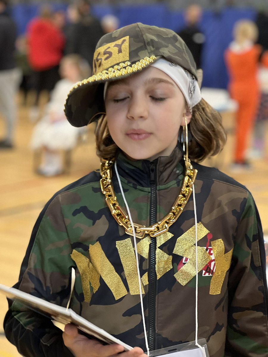 MichMiner's tweet photo. Lincoln’s 5th Grade American History Wax Museum had me awestruck with tears in my eyes. #tosaproud https://t.co/ItD9zQZ9K4