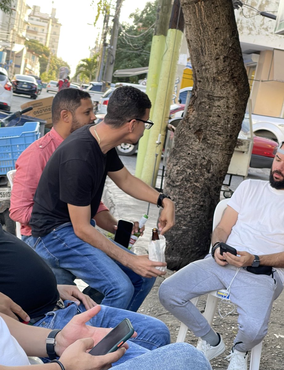 raffvial's tweet photo. El MariScon es inclusivo, aquí no discriminamos ni cohibimos. 🌈 #Proud https://t.co/EPYcPcq2MS