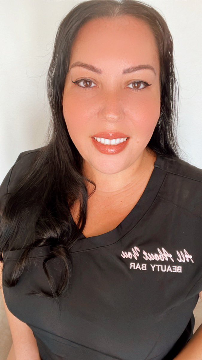 htxmexvanilla's tweet photo. New headshots #Entrepreneur #latina #womenownedbusiness https://t.co/BH7HnsoTbP