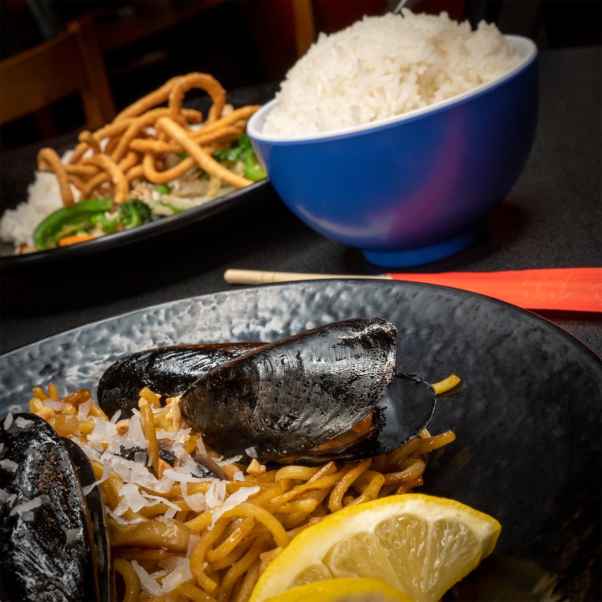 Liven up your fish Friday at HuHot!
.
..
What do you mean mussels don't count?! Talk about SHELLFISH!!!

#shellfish #fishfridays #friday #huhot #mongoliangrill #mongolian #grill #bbq #createyourown #allyoucaneat #stirfry #noods #sendnoods #noodles #yakisoba #chopsticks...