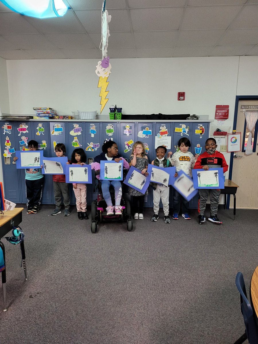 o_leesha's tweet photo. Today, we celebrated our #AmazingAssistantPrincipal, @ArringtonDebbie! Thank you for everything you do for us, every day! Bluebonnet ❤️s you! @BluebonnetES #ALSCan https://t.co/YJ3NjjdZ5P