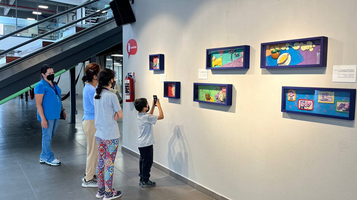 culturagdl's tweet photo. Hoy se inauguró la exposición ilustrada en plastilina "De libros amores. De plastilina primores", del autor Memo Plastilina, en Globo, Museo de la Niñez de Guadalajara. 

¡Visítala! https://t.co/lUgXq2weXa