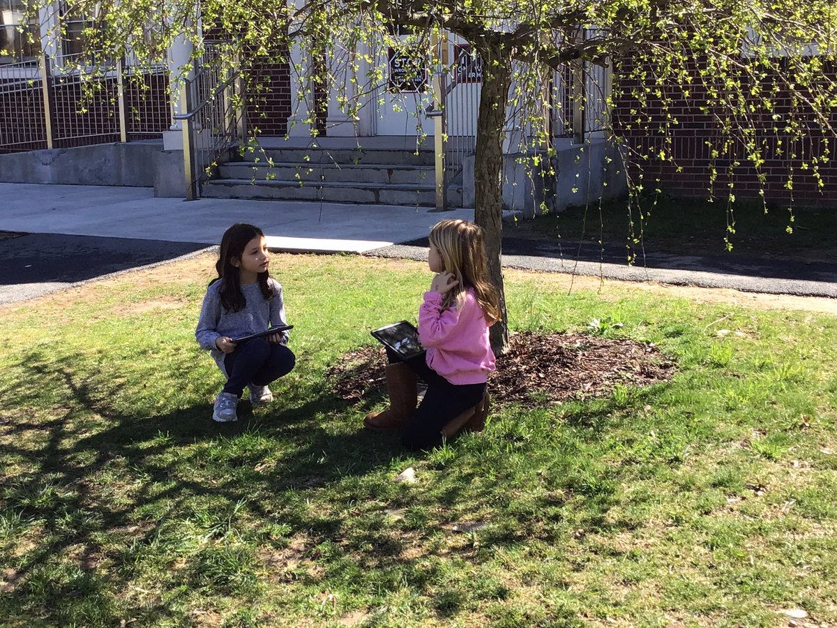 MrsTurner0716's tweet photo. After reading Daniel Finds a Poem by Micha Archer, 2nd Grade students went outside to find their own poems! Spring is in the air! #edgewoodproud #NationalPoetryMonth #thisprettyplanet https://t.co/XU2NDDx7aH