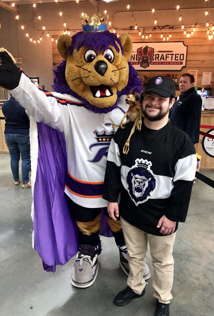 doctorpud's tweet photo. #Roar20gether at the Royals game tonight https://t.co/7VpYf5Rshb