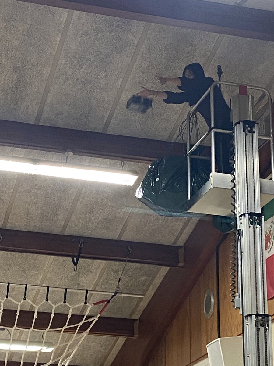 We didn’t let the weather cancel our Egg Drop fun!  Thank you SFCP! 💙🐳