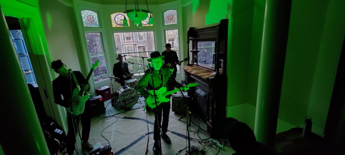 Rocking the upper haight. Across the way from skinhead Hill. #SanFrancisco