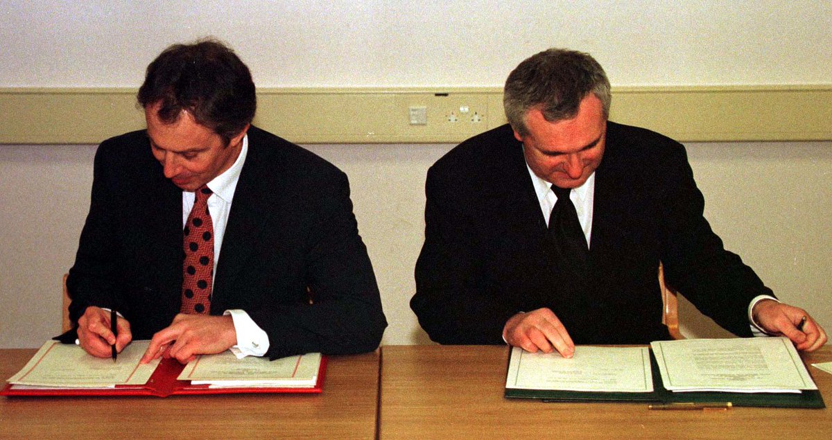 ThisDayIrish's tweet photo. This day 24 years ago – 10 April 1998 – the Good Friday Agreement was signed by the British and Irish governments.
This “truly historic” accord recognised the “birthright of all the people of Northern Ireland to identify themselves and be accepted as Irish or British, or both.” https://t.co/NWu8hxx5Hk