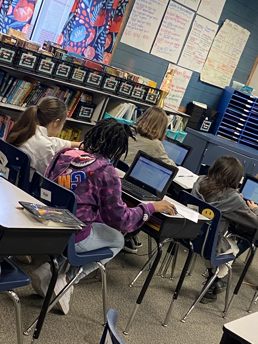 YeatesHeather's tweet photo. Working hard turning our research notes into a finished paper. #authorsatwork #WritingCommunity #room114 https://t.co/sXdikU0KaG
