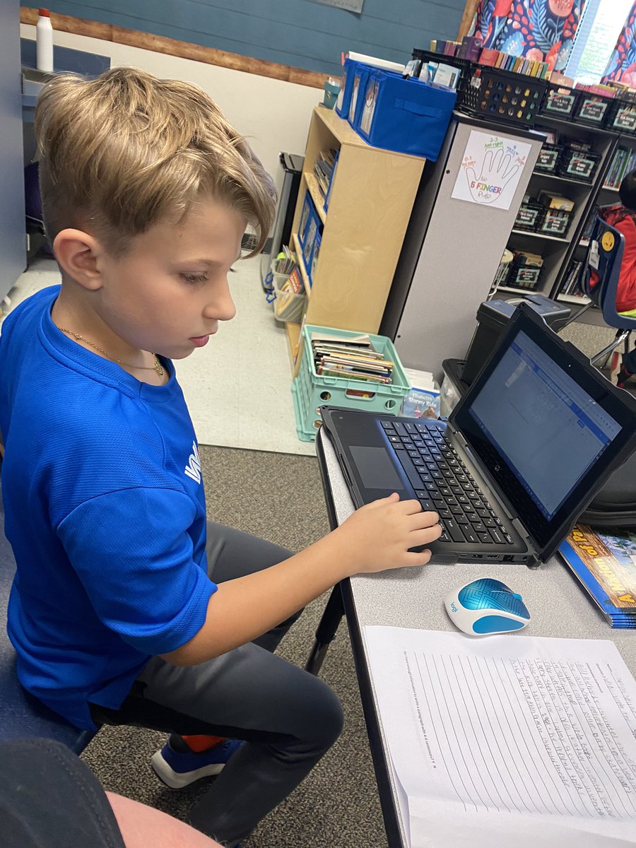YeatesHeather's tweet photo. Working hard turning our research notes into a finished paper. #authorsatwork #WritingCommunity #room114 https://t.co/sXdikU0KaG