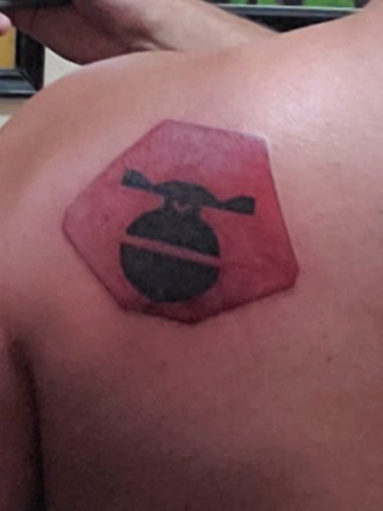 tchew815's tweet photo. My very first nft was #AngryApeArmy, and I believe. Myself and so many have full belief in the project, the team and community. I wear this new tattoo with honor. This is about what I can do for them, not what they can do for me. #NFTs @kernazo @Jparkedart @hyprlynk2 @AlecPaints https://t.co/X3wBKhwFAr