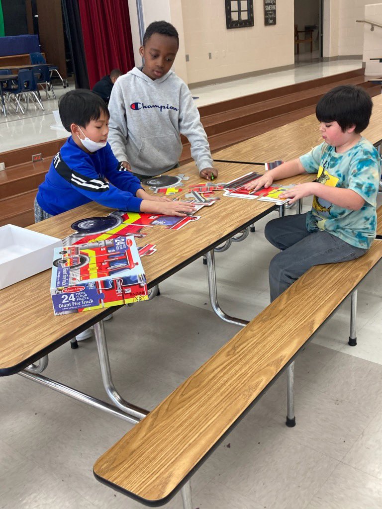 WeatherfdPASAR's tweet photo. During Academics, we used our creative and mindful thinking skills to create art and solve puzzles! https://t.co/04dpQgtkQW