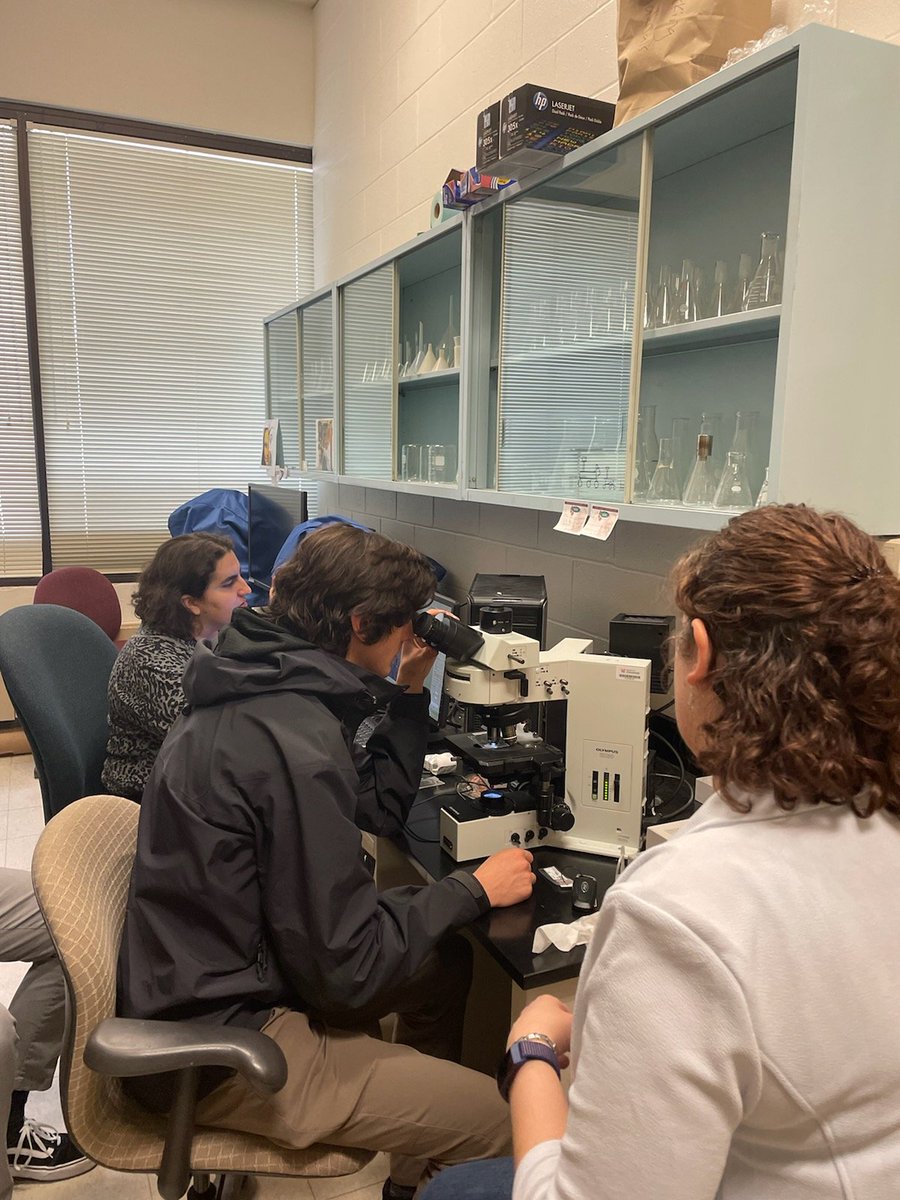 GeologyUtc's tweet image. It&apos;s always hard to say goodbye. But a guided tour of the Raman Specrsocopy Lab at @uofcincy was a nice way to wrap up the #NCSEGSA2022. Thank you @ArcheanAndrea!
