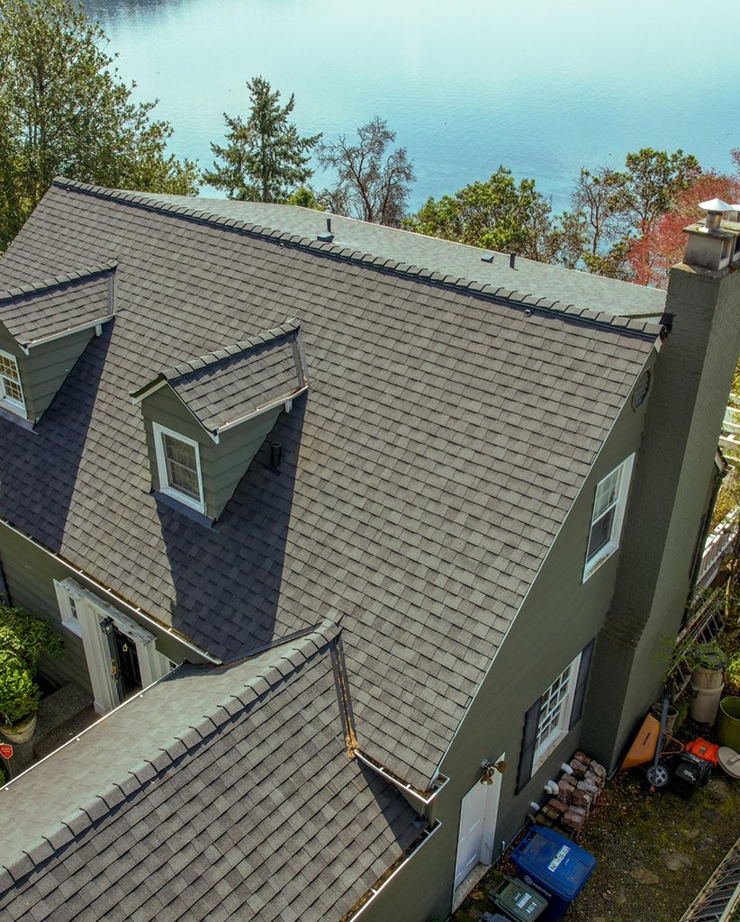 ThreeTreeRoof's tweet photo. Gotta love the amazing scenery of the Pacific Northwest! This composite shingle roof really fits in with the surrounding foliage. What do you think? https://t.co/qW6kBKiEHm