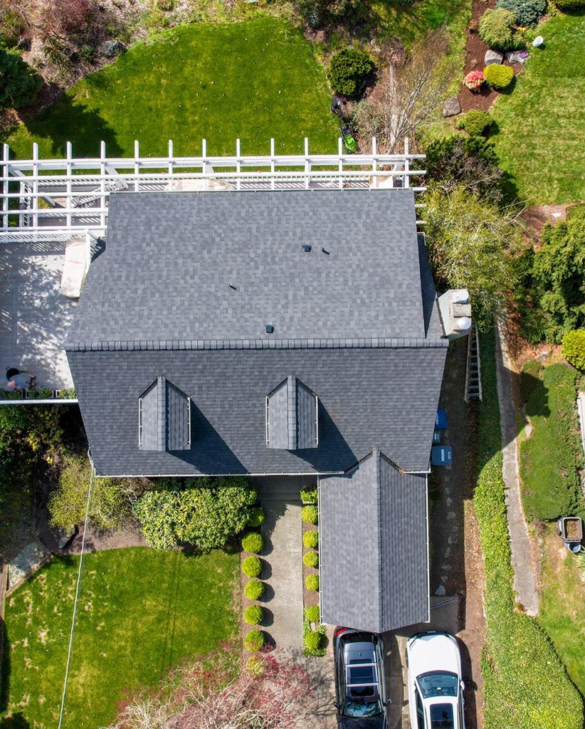 ThreeTreeRoof's tweet photo. Gotta love the amazing scenery of the Pacific Northwest! This composite shingle roof really fits in with the surrounding foliage. What do you think? https://t.co/qW6kBKiEHm
