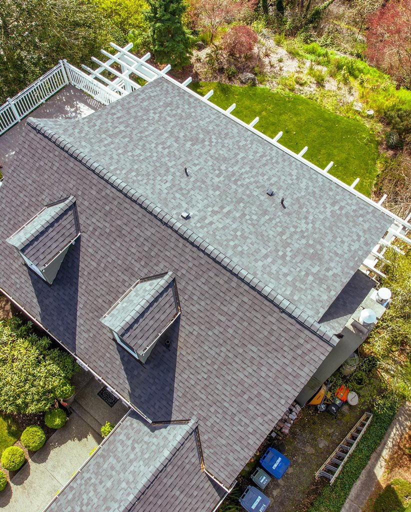 ThreeTreeRoof's tweet photo. Gotta love the amazing scenery of the Pacific Northwest! This composite shingle roof really fits in with the surrounding foliage. What do you think? https://t.co/qW6kBKiEHm