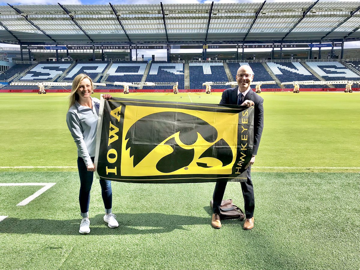 DanMatheson's tweet photo. One of my fave professor moments is when a @UISportRecMgmt alum hosts us during a field trip now that they’ve “made it” in #SportsBiz. Had a lot of those moments during #UISRM2KC. Thanks to @LakynB10 for hosting an awesome visit with #SportingKC  I’m super-proud of you! https://t.co/55RaWmlrPY