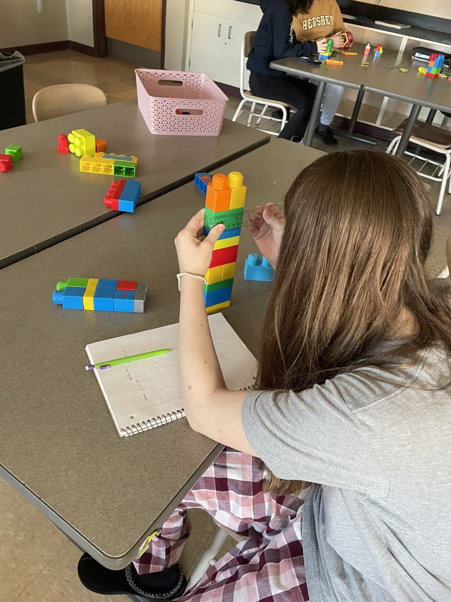 mrs_farrHMSS's tweet photo. #funfriday Surface Area and volume are better with blocks and magna-tiles https://t.co/RtOzxMub2W