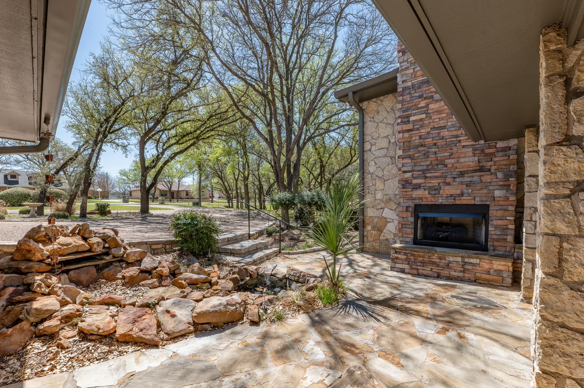 askbriscoe's tweet photo. Just listed!!
6814 Westover Dr. Granbury Tx. 76049
This one of a kind home perfectly situated on the Brazos River has breathtaking views from the tiered &amp; landscaped patio, living spaces and bedrooms. https://t.co/ZVnVn8nwmU