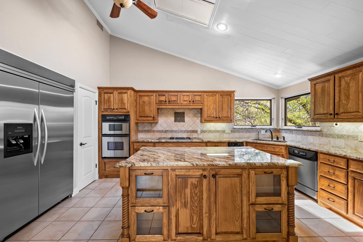 askbriscoe's tweet photo. Just listed!!
6814 Westover Dr. Granbury Tx. 76049
This one of a kind home perfectly situated on the Brazos River has breathtaking views from the tiered &amp; landscaped patio, living spaces and bedrooms. https://t.co/ZVnVn8nwmU