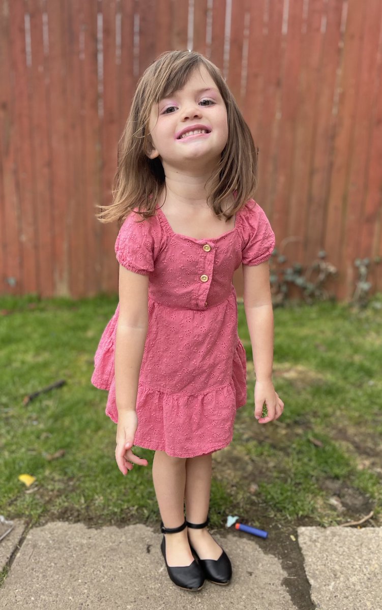 MegStEsprit's tweet image. “I just need to be entirely fancy and put some fabulous makeup on before we go get the big kids.” #directquote