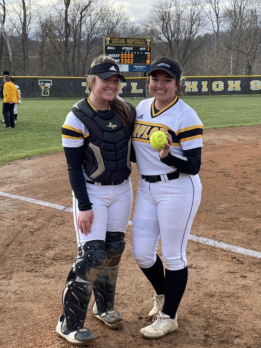 LarryHerges's tweet photo. Kylie "Bird" Burdick threw a PERFECT GAME striking out all 15 batters she faced in the Yellow Jackets 18-0 win over Indian Hill in girls softball. https://t.co/iR5WrwFBxG