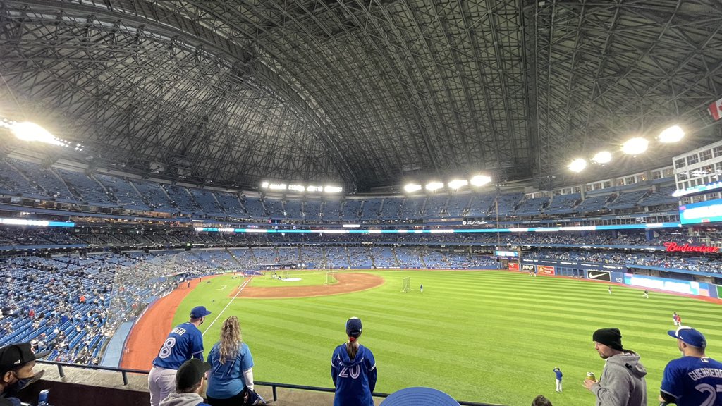 hirshiv4's tweet photo. #bluejays #torontobluejays #openingnight #NEXTLEVEL #homeopner #baseball #mlb @BlueJays https://t.co/44ljuOXBrP