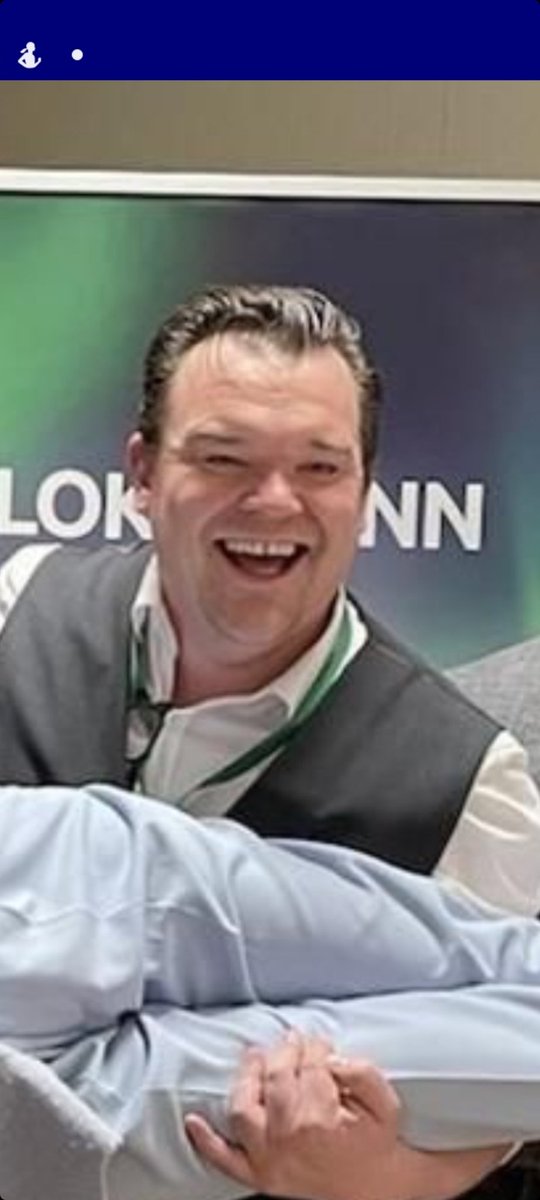 Enginn:
Alls enginn
Þessi: Hvað segið þið? Eigum við að gera eitthvað flippað? Eigum við að lyfta henni? BWAHAHAHAHAHAHAHAHA