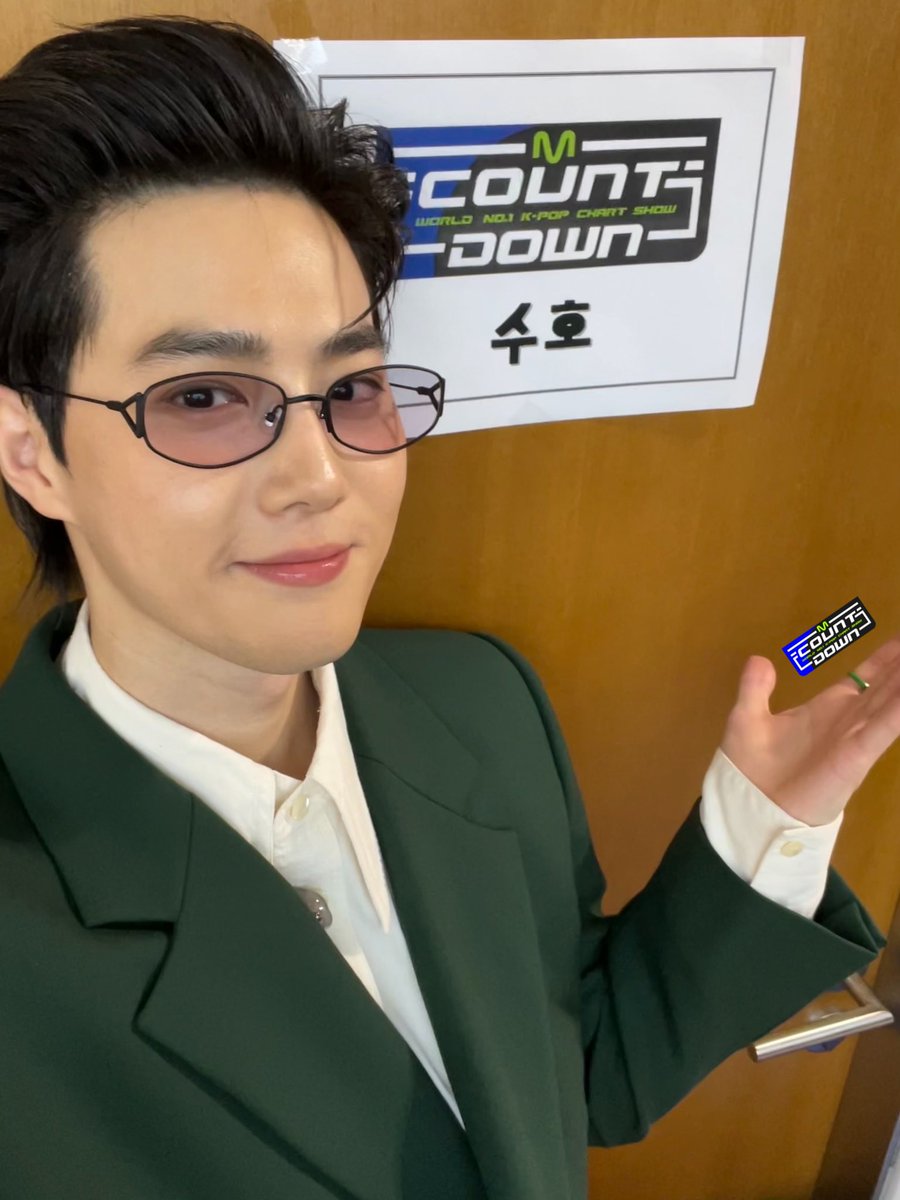 SUHOChile's tweet photo. 220407 ✧ Actualización de la cuenta de twitter de Mnet junto a #Suho previo a su presentación en el Mcountdown.

Cr: MnetMcountdown

@weareoneEXO #EXO #GreySuit https://t.co/Y89H2KSi9g